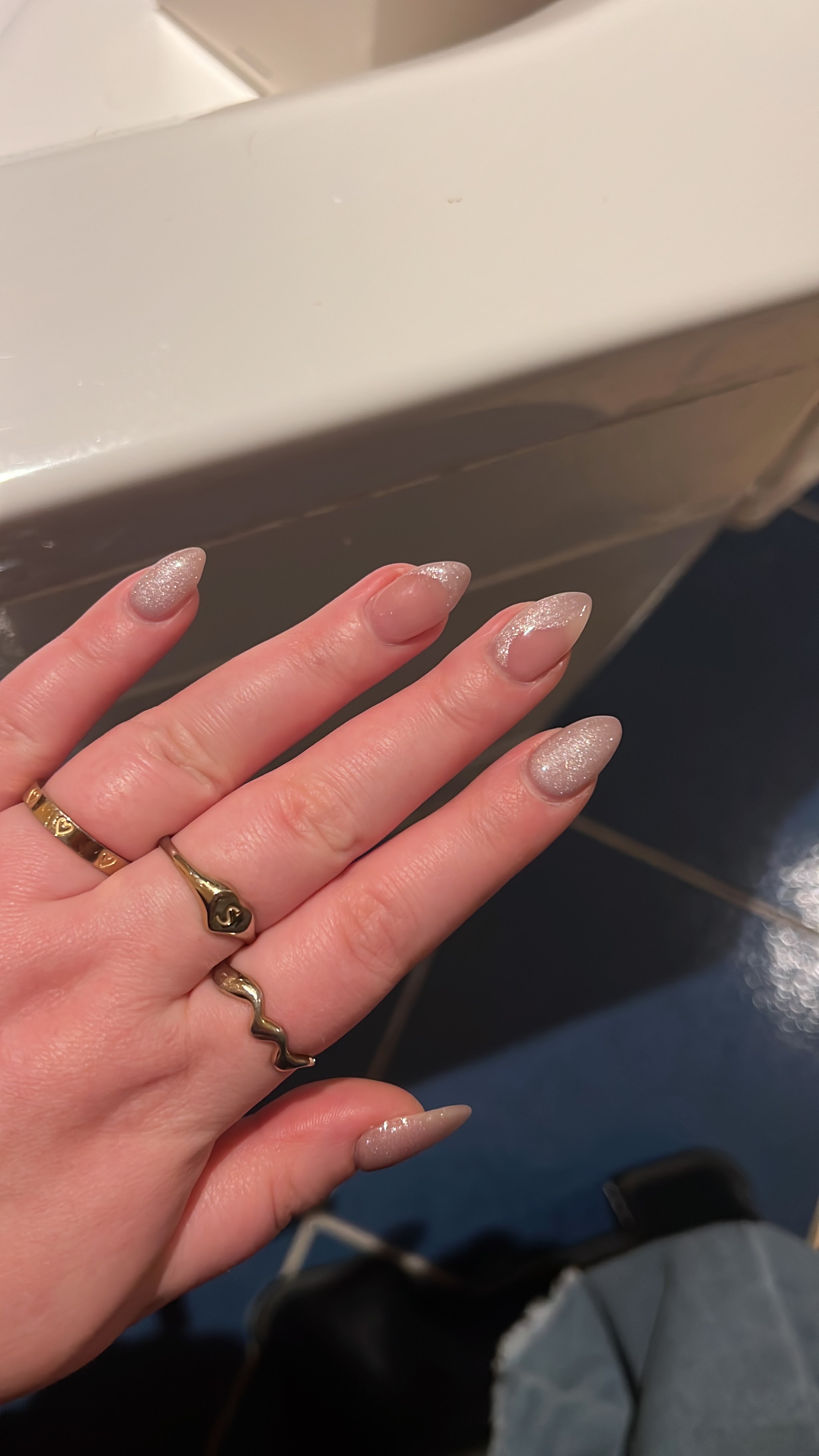 Nude amandelvormige nagels, foto van coco lenting